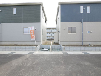 【周辺】 | 甲斐市竜王 新築戸建 全2棟1号棟 三方角地 オール電化 | 西側隣地境界