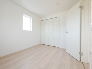 【洋室】 | 甲斐市竜王 新築オール電化戸建 全2棟2号棟 南道路 書斎付 | 2階洋室5.2帖