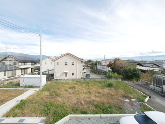 【展望】 | 甲斐市竜王 新築オール電化戸建 全2棟2号棟 南道路 書斎付 | 二階より東側を望む