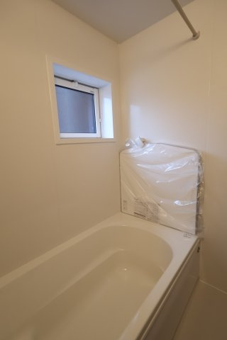 《仲介手数料無料》北区宮原町４丁目56-7新築一戸建てブルーミングガーデンの浴室|撮影日 2025年10月19日 15:40 曇り