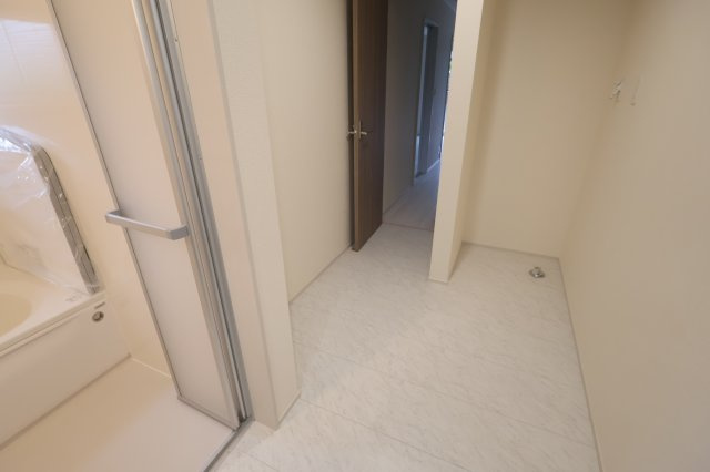 《仲介手数料無料》北区宮原町４丁目56-7新築一戸建てブルーミングガーデンのランドリースペース|撮影日 2025年10月19日 15:40 曇り