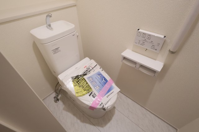 《仲介手数料無料》北区宮原町４丁目56-7新築一戸建てブルーミングガーデンのトイレ|撮影日 2025年10月19日 15:40 曇り