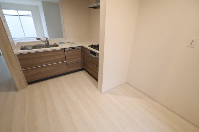 《仲介手数料無料》北区宮原町４丁目56-7新築一戸建てブルーミングガーデンのキッチン|撮影日 2025年10月19日 15:40 曇り