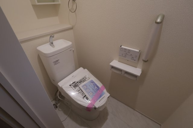 《仲介手数料無料》北区宮原町４丁目56-7新築一戸建てブルーミングガーデンのトイレ|撮影日 2025年10月19日 15:40 曇り