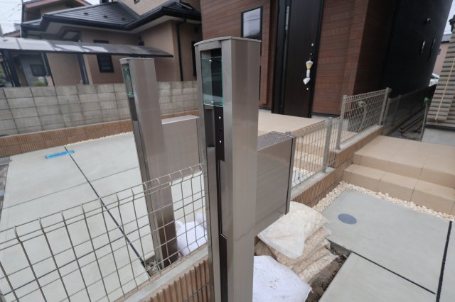 《仲介手数料無料》北区宮原町４丁目56-7新築一戸建てブルーミングガーデンのセキュリティ|撮影日 2025年10月19日 15:40 曇り