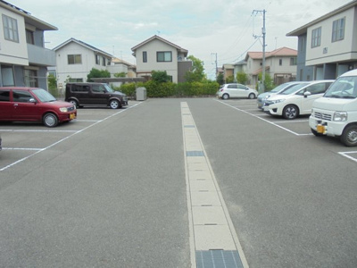【駐車場】 | ヴィラシーン神辺　B棟