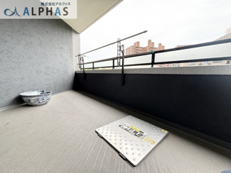 【バルコニー】 | ロジュマン住吉山手 | ■南バルコニーで毎日のお洗濯も快適です♪         
■バルコニーには水栓がございますのでお掃除等の際に便利です♪