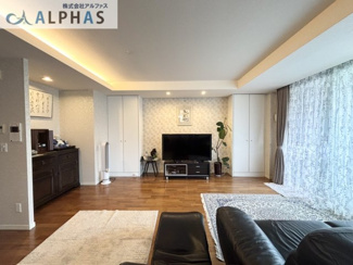 【居間・リビング】 | ロジュマン住吉山手 | ■明るく広々LDK！！ご家族の団らんにゆったりした空間♪