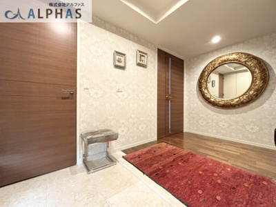 【玄関】 | ロジュマン住吉山手 | ■広々とした玄関には大容量シューズインクローゼットがあります♪