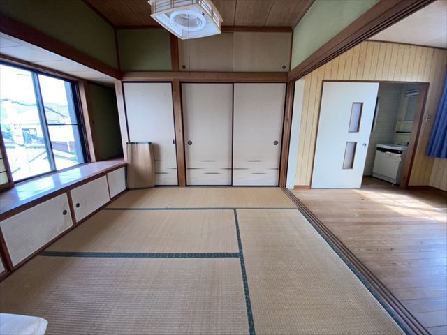 生活利便の良い城星地区の6DKの和室|2階は部屋が繋がっていて開放すると広く使えます