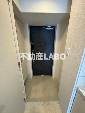 エスリード大阪フェリスの玄関