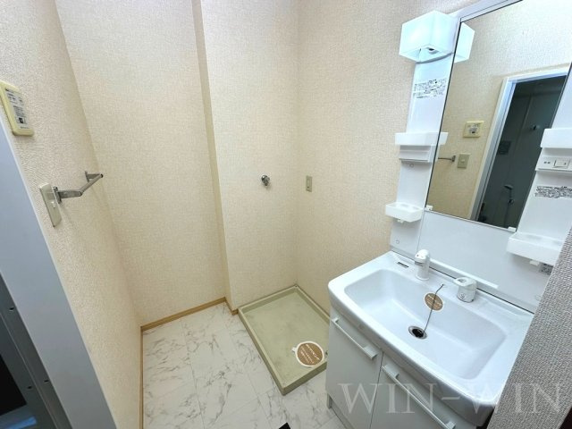 ラ・ファミーユの洗面所|イメージ（同建物内別部屋の写真です）