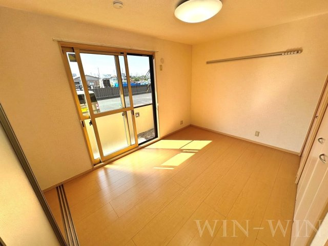 ラ・ファミーユの居間・リビング|イメージ（同建物内別部屋の写真です）