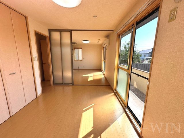 ラ・ファミーユの居間・リビング|イメージ（同建物内別部屋の写真です）