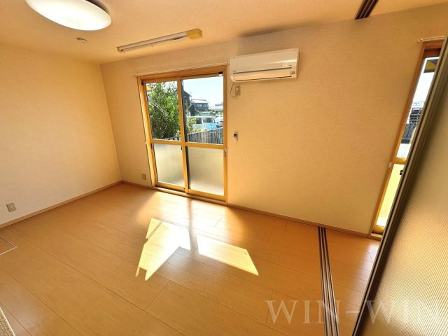 ラ・ファミーユの居間・リビング|イメージ（同建物内別部屋の写真です）