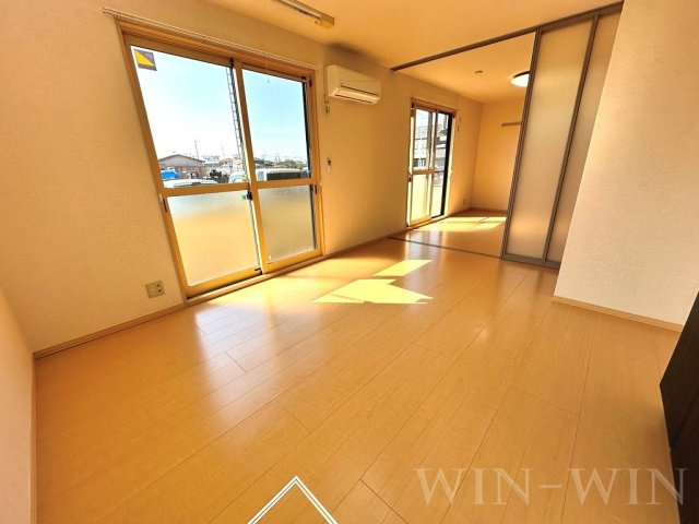 ラ・ファミーユの居間・リビング|イメージ（同建物内別部屋の写真です）