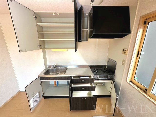 ラ・ファミーユのキッチン|イメージ（同建物内別部屋の写真です）