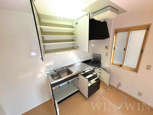 ラ・ファミーユのキッチン|イメージ（同建物内別部屋の写真です）