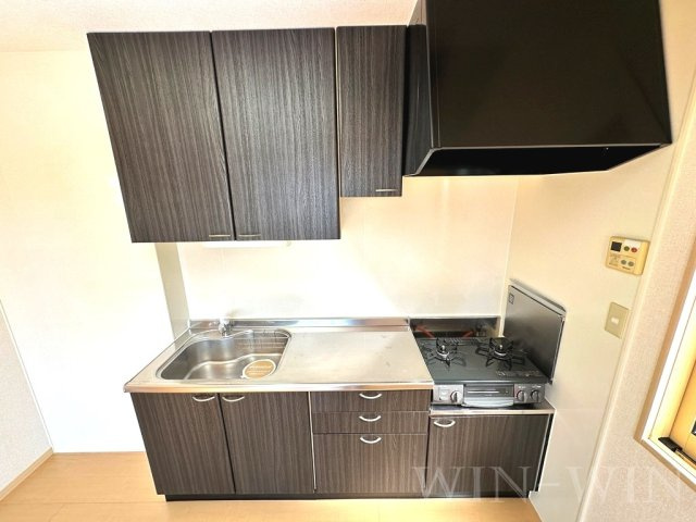 ラ・ファミーユのキッチン|イメージ（同建物内別部屋の写真です）