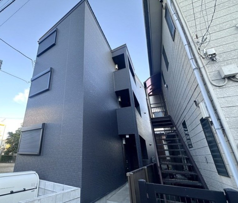 クレストコート春日部のエントランス