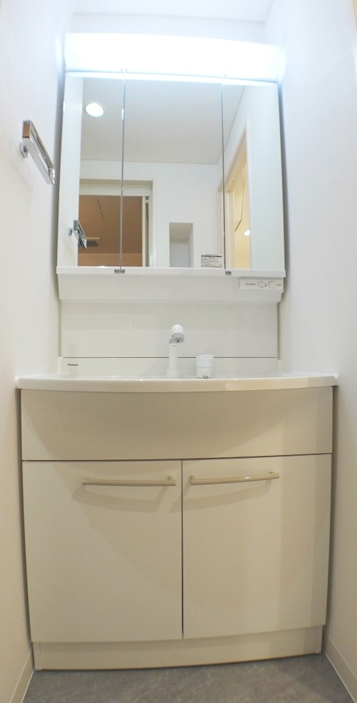 綾瀬グランドハイツの独立洗面台