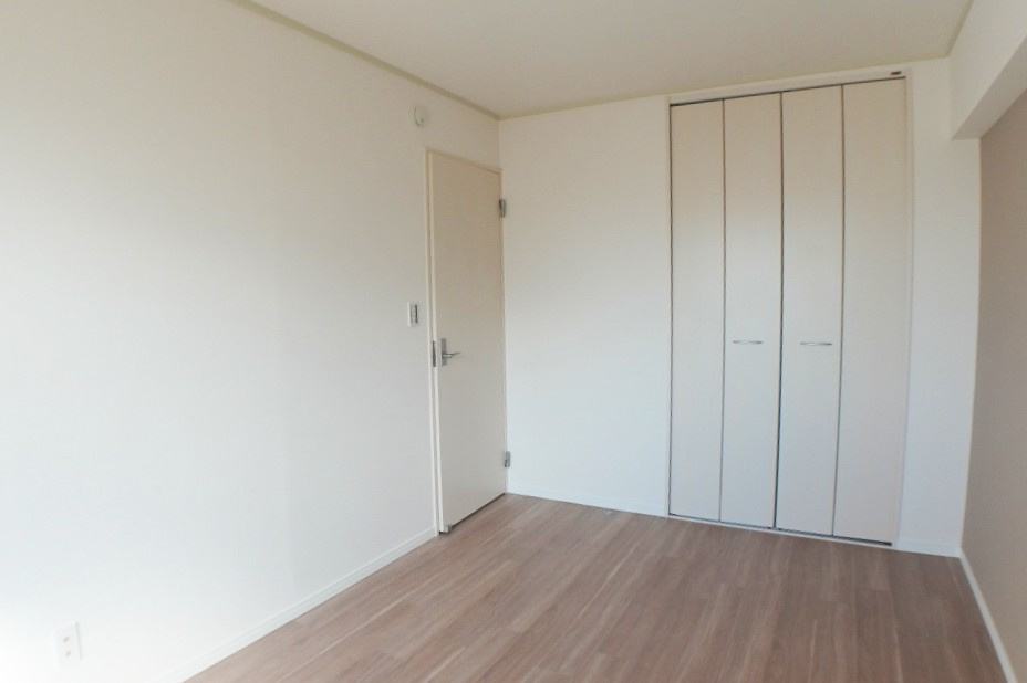 綾瀬グランドハイツの洋室