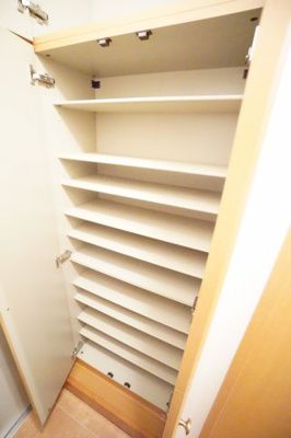 【収納】 | Royal Garden 400&16  C | ※同物件・同タイプの写真です。