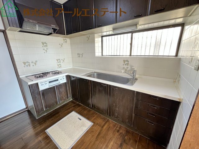 加古川市東神吉町天下原　　中古戸建のキッチン