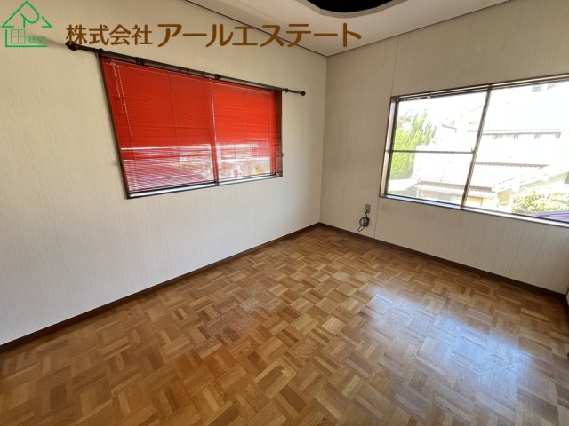 加古川市東神吉町天下原　　中古戸建の洋室