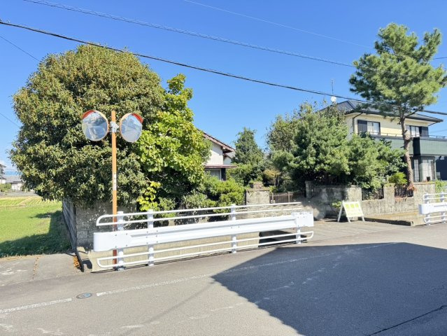 藤枝市　大新島　売土地の前面道路含む現地写真