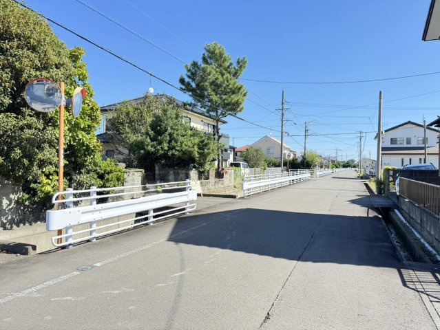 藤枝市　大新島　売土地の前面道路含む現地写真