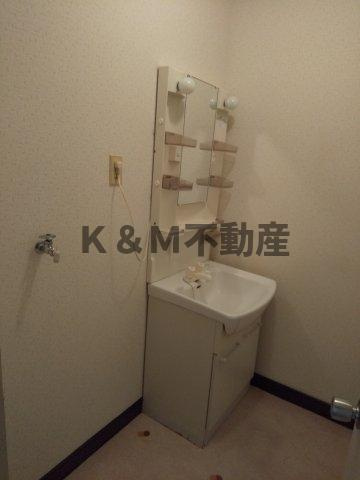 サニーコーポ・ベルの洗面所|ゆったりとスペースのある洗面所