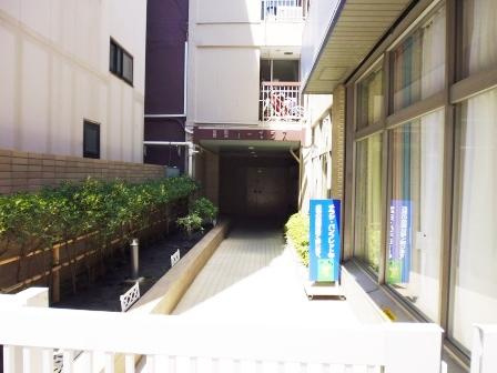 巣鴨コーポラスのエントランス