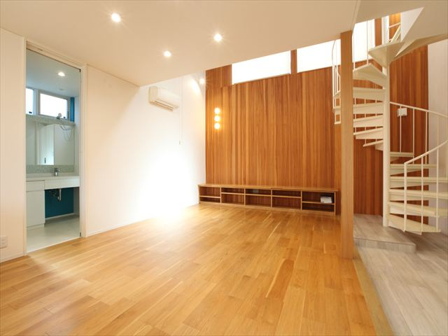 【居間・リビング】の画像