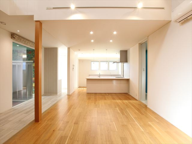 【居間・リビング】の画像