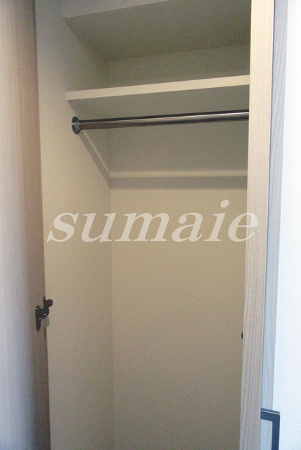 エストゥルース新小岩の収納|クローゼットです。