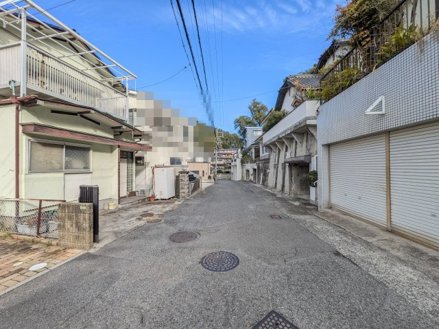 【前面道路含む現地写真】