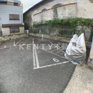 【駐車場】 | 稲山弐番館 | 駐車場に車を止められます