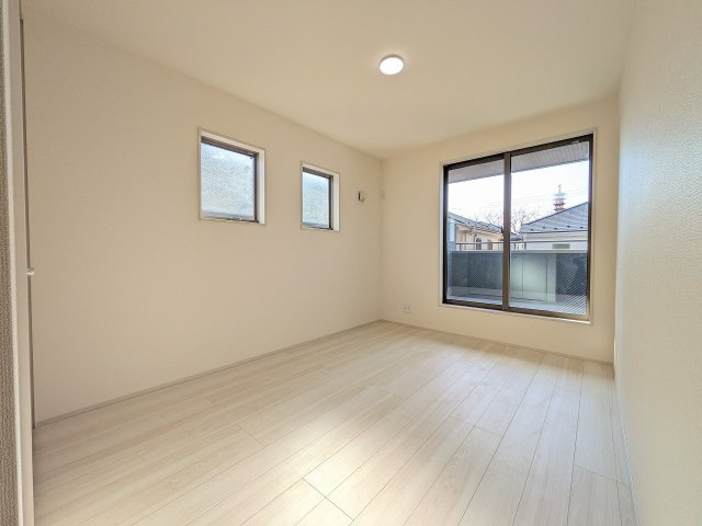 八王子市　大和田町　新築一戸建て　１０期の子供部屋|～2階バルコニーに面している6.5帖の洋室です～