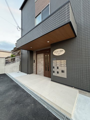 グレートヒルズ８番館のエントランス