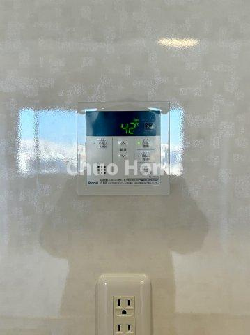 シースペース堀切の発電・温水設備|【給湯リモコン】外での一日を忘れさせてくれるオートバス機能でお好みの湯量・温度に調整された浴槽。