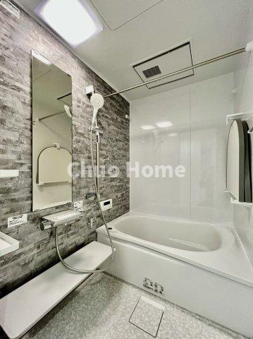 シースペース堀切の浴室|【バスルーム】暖房換気乾燥機付きシステムバスルーム。暖房・冷風・換気・乾燥など、毎日を快適に過ごせるうれしい機能が揃っています。雨の日の洗濯物も安心です。