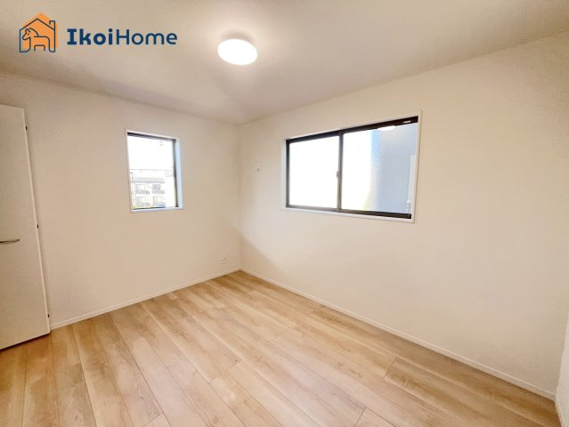 明石市大久保町谷八木第6　7号棟　の寝室|【ホームページに現地動画掲載中】●年中無休：当日予約可●「遮熱Ｌｏｗ−ｅ複層硝子入り窓」完備