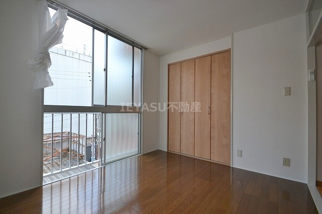 立町中村ビルの寝室