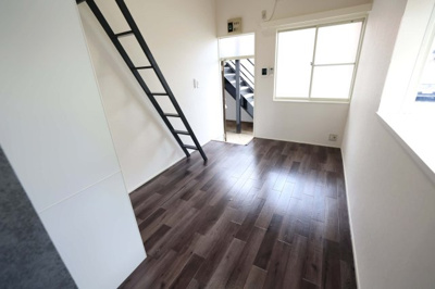 【洋室】 | キャロットハウス毛呂 | ■キッチン交換 ■室内クロス交換 ■エアコン交換 ■照明器具交換 ■無料Wi-Fi設置 ■木部塗装