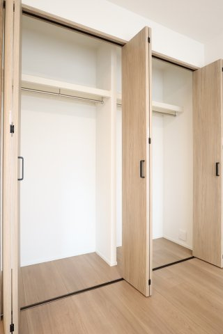 リベール加古川シティＷＥＳＴ弐番館の収納|約6.0帖の洋室についているクローゼットです。