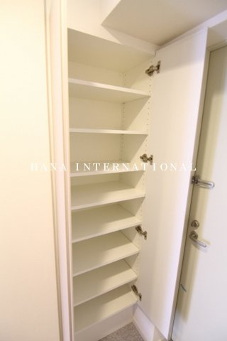 Ｎーｓｔａｇｅ行徳の玄関