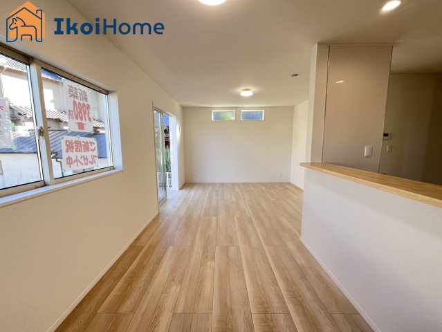 明石市大久保町谷八木第6　8号棟　の居間・リビング|【ホームページに現地動画掲載中】●年中無休：当日予約可●オプションなどを住宅ローンに組込む事も可能です