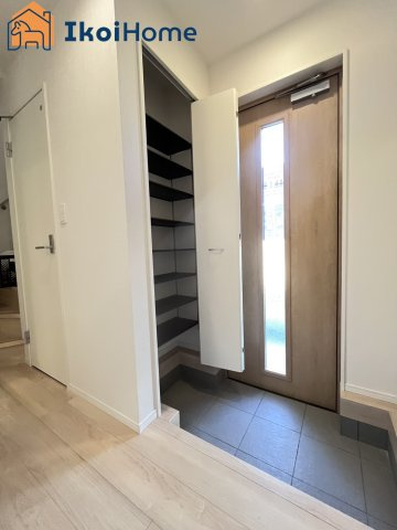 明石市大久保町谷八木第6　8号棟　の玄関|【ホームページに現地動画掲載中】●年中無休：当日予約可●玄関には大きなシューズボックスが完備♪