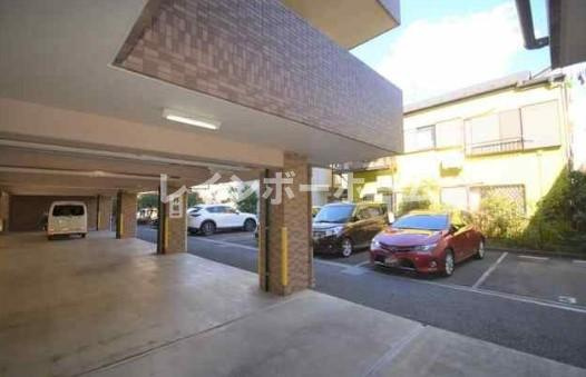 サンパーク妙典の駐車場